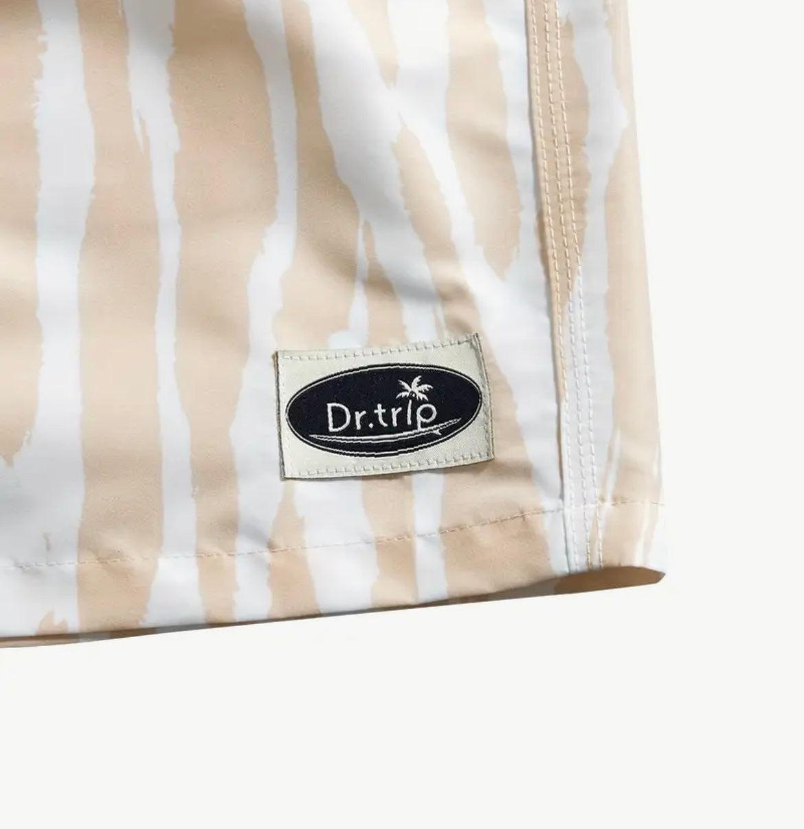 Short de plage homme avec cordon réglable et poches pratiques