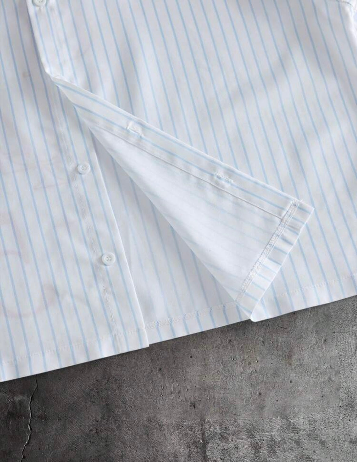 Chemise oversize blanche rayée brodée LA