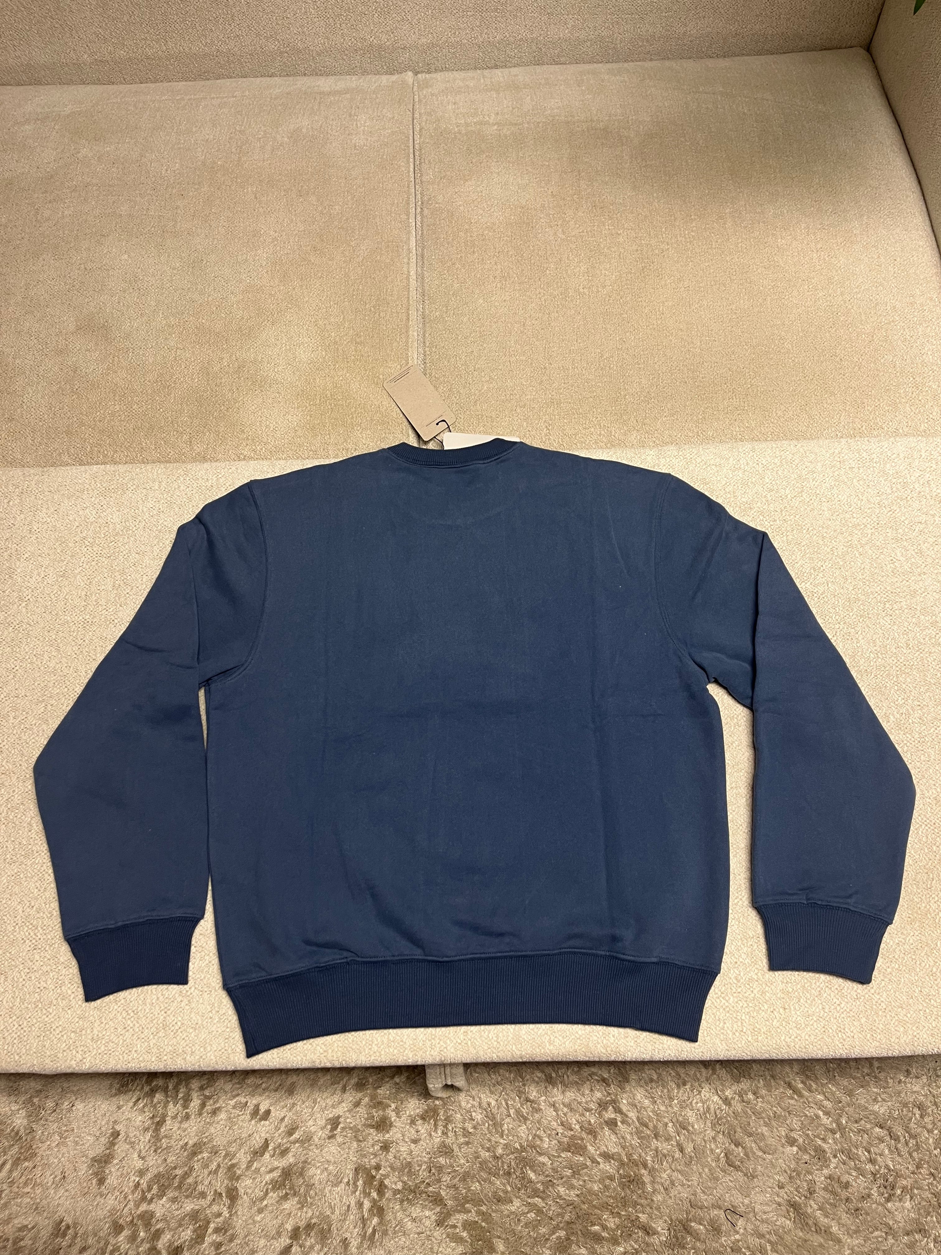 « Sweat Carhartt Bleu Marine Col Rond - Logo Jaune Brodé » (le plus recommandé)