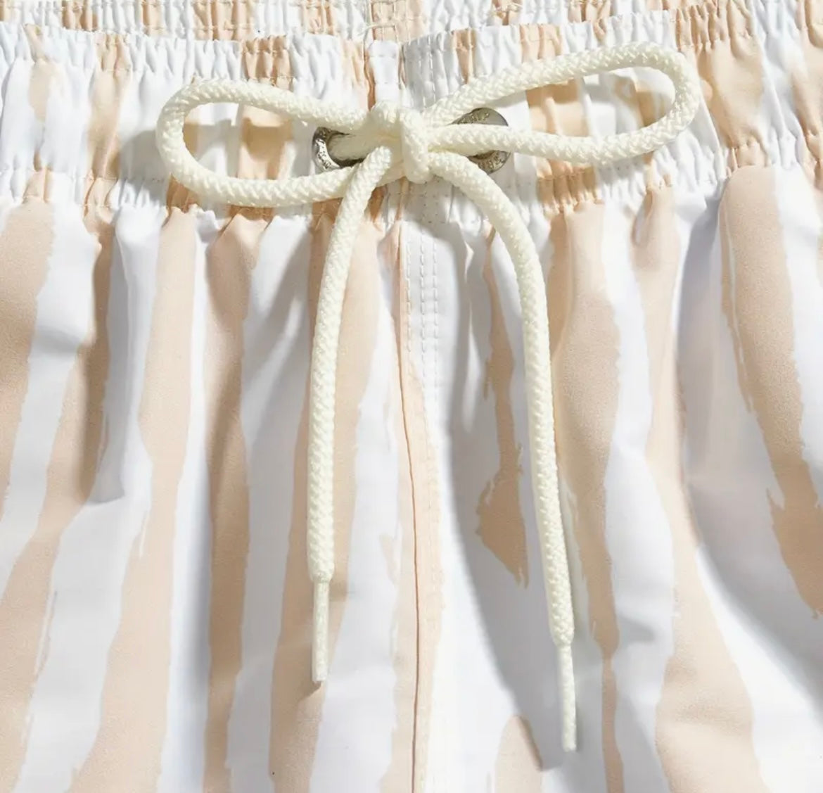 Short de plage homme avec cordon réglable et poches pratiques