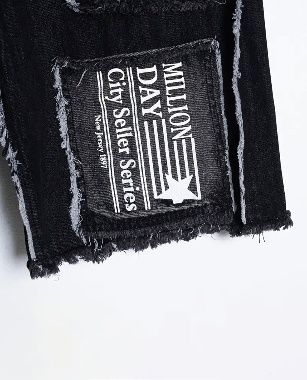 Short Denim Noir Destroyed Patchwork - Million Day