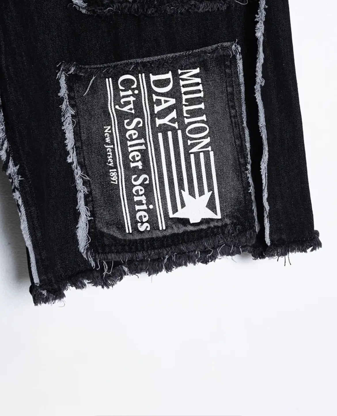 Short Denim Noir Destroyed Patchwork - Million Day