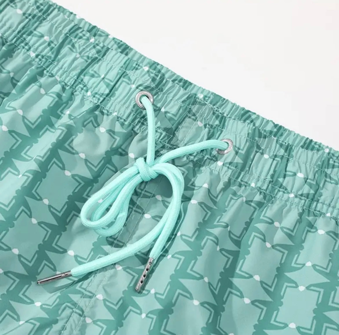 Short de plage homme avec cordon réglable et poches pratiques