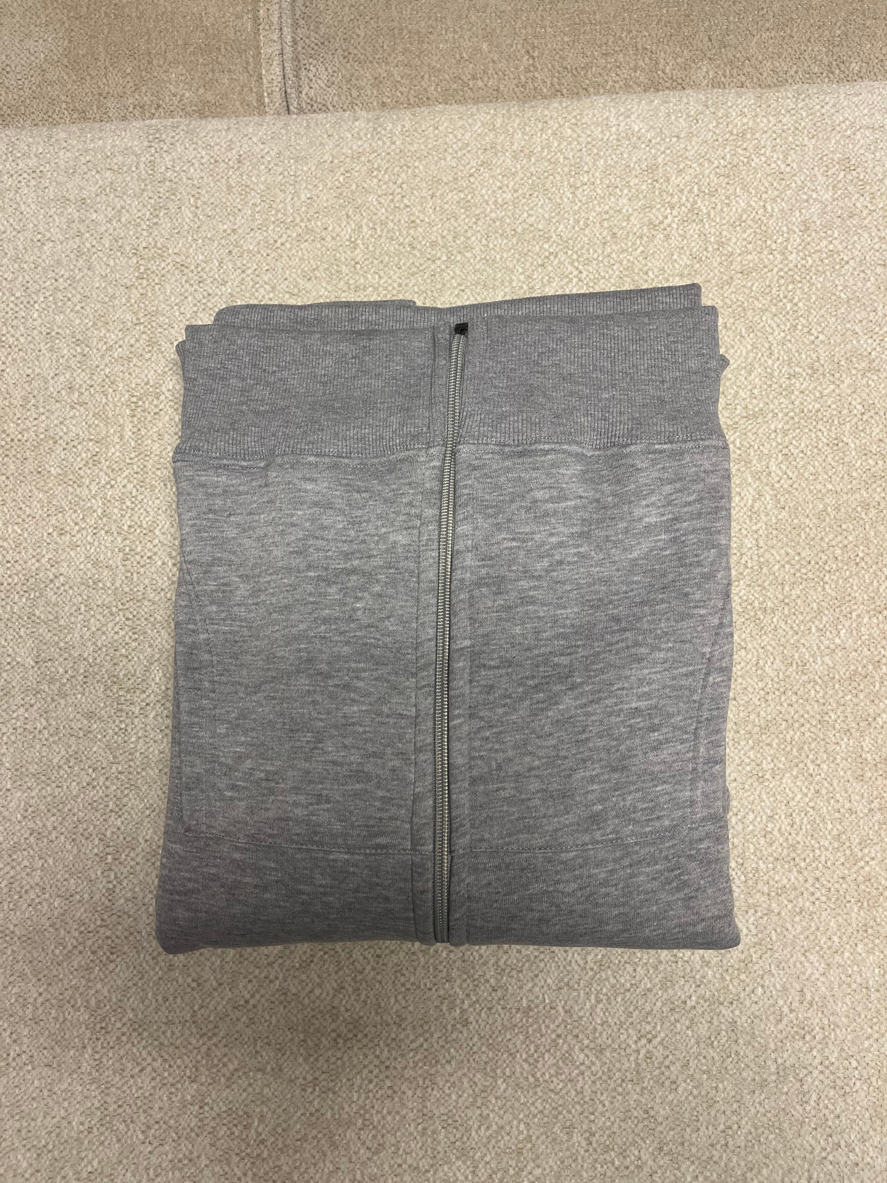 Les meilleurs (recommandés) :
1. Hoodie Zippé Polo Ralph Lauren Gris - Neuf avec étiquettes